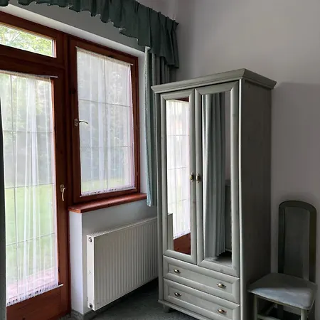 Eden Panzio Aparthotel