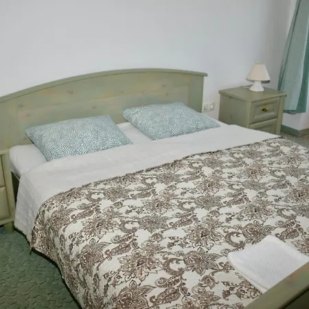 Apartahotel éden Panzio Bük
