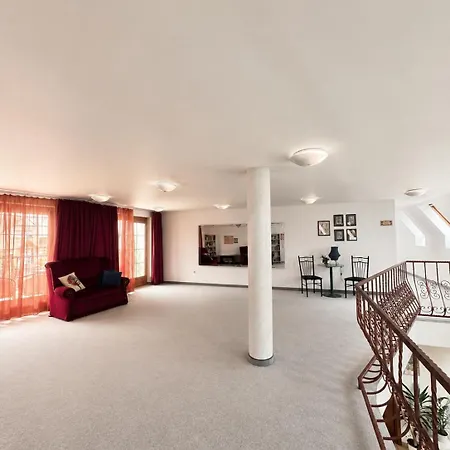 Apartmanhotel Eden Panzio Bük