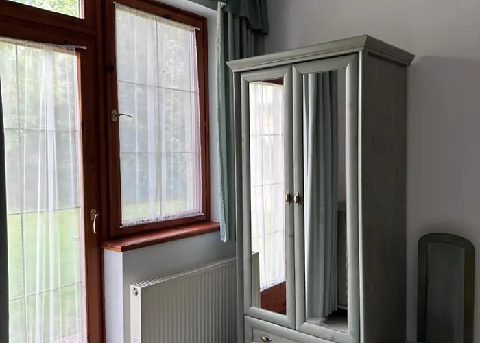 Eden Panzio מלון דירות